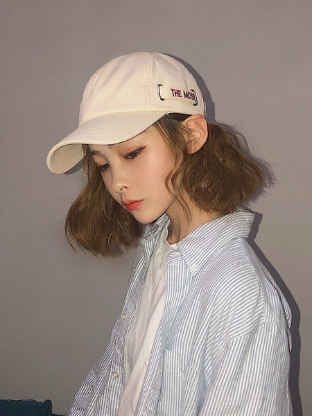 Palarie casual dama cu inscriptie in mai multe culori