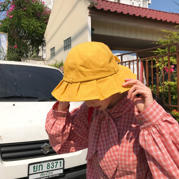 Υφαντικό καπέλο για γυναίκες με βολάν