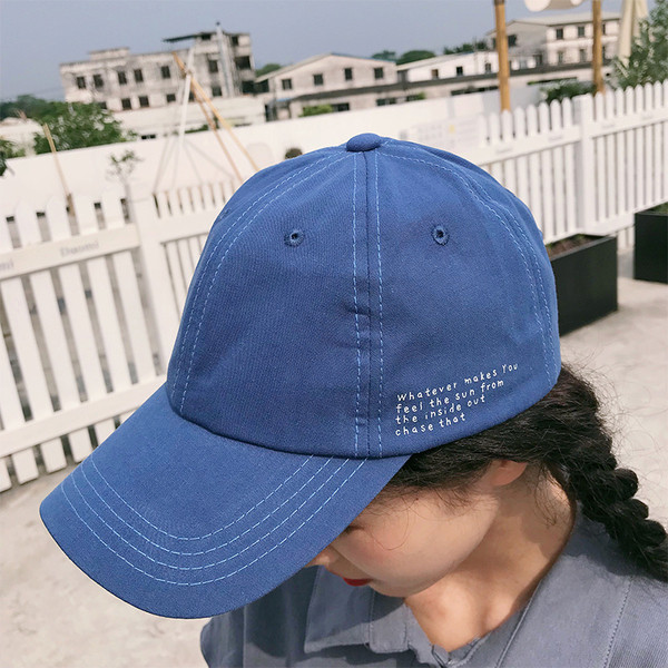 Pălărie textilă reglabilă cu vizor și inscripție pentru femei