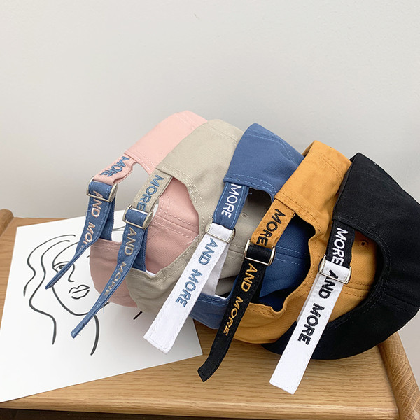 Pălărie textilă reglabilă cu vizor și inscripție pentru femei