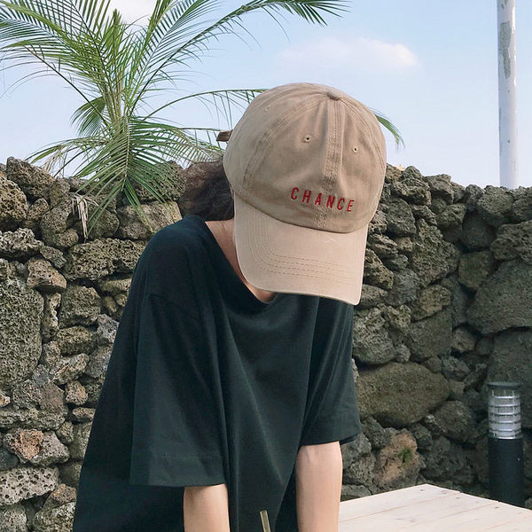 Γυναικείο καπέλο  μπέιζμπολ με κεντημένη επιγραφή