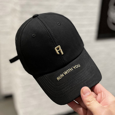 Palarie dama mai multe modele cu broderie