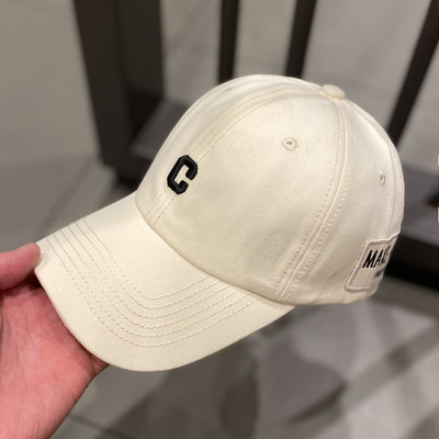 Γυναικείο καπέλο με γείσο και κέντημα