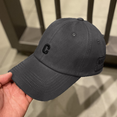 Γυναικείο καπέλο με γείσο και κέντημα