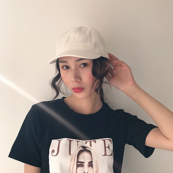 Pălărie modernă pentru femei, într-o singură culoare, cu vizor