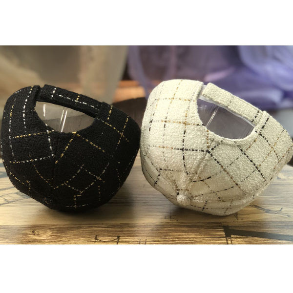 Pălărie de primăvară pentru femei cu vizor și fire aurii pe ea