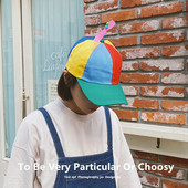 Pălărie multicoloră pentru femei cu vizor și element 3D