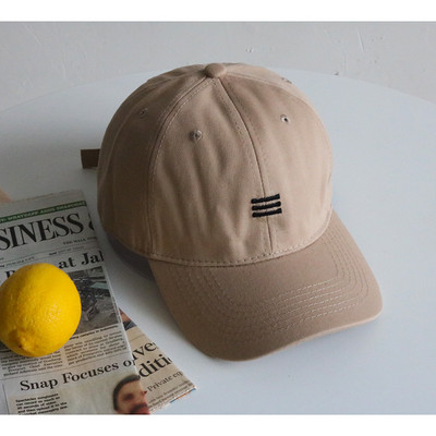 Ženska kapa sa šilterom u tri boje pogodna za ljeto