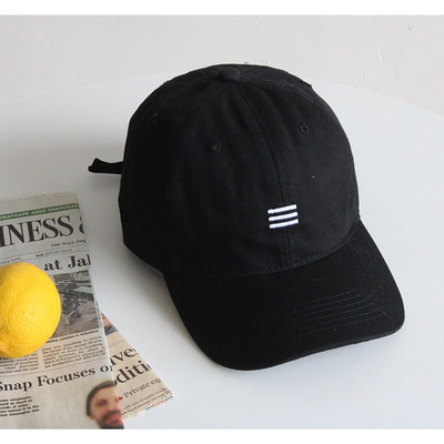 Ženska kapa sa šilterom u tri boje pogodna za ljeto