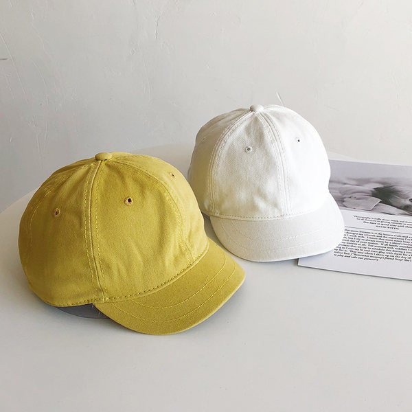 Ženska kapa sa šilterom u tri boje pogodna za ljeto