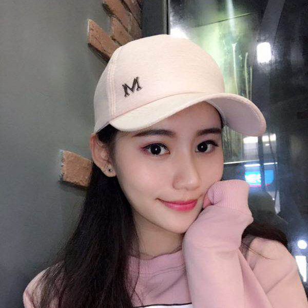 Palarie casual dama cu vizor si decor metalic