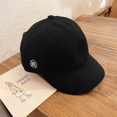 Șapcă de baseball pentru femei cu vizor și cravate