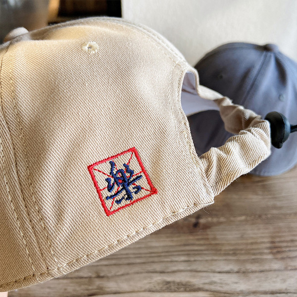 Șapcă de baseball pentru femei cu vizor și cravate