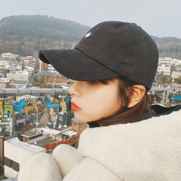 Şapcă de baseball de damă cu broderie