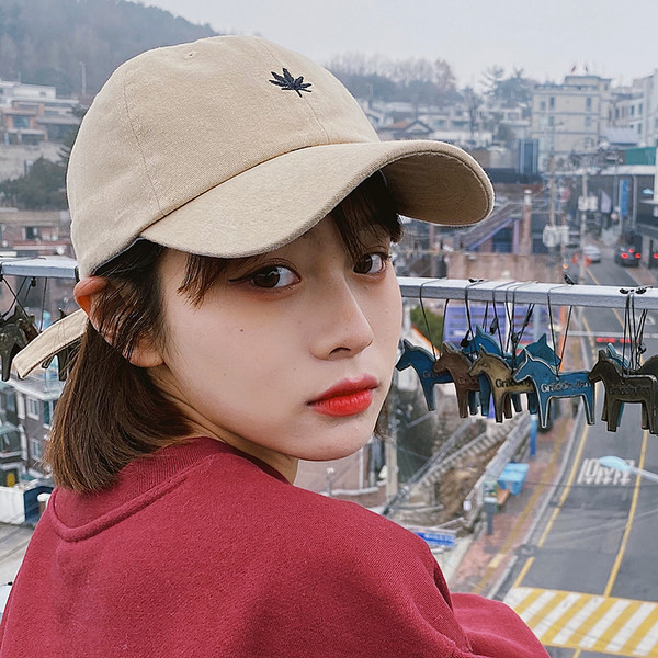 Şapcă de baseball de damă cu broderie