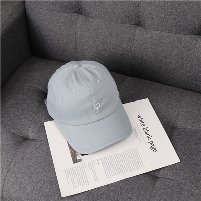 Șapcă de baseball pentru femei - mai multe modele