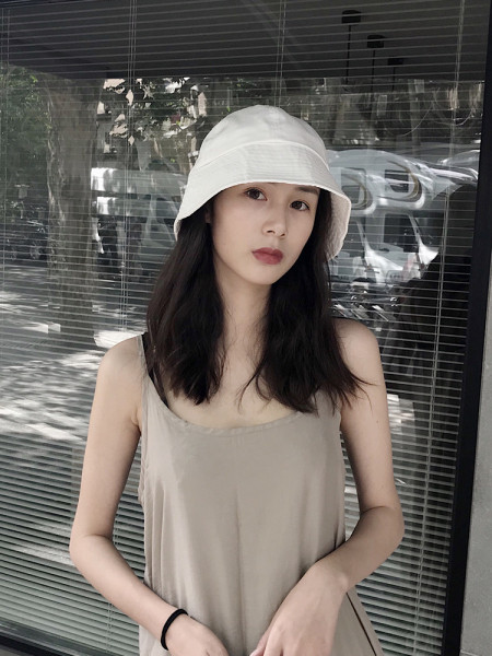 Pălărie modernă de pescuit pentru femei în mai multe culori