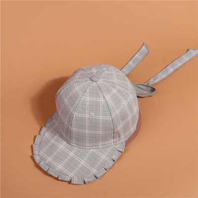 Palarie de dama cu vizor si cravate