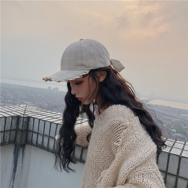 Palarie de dama cu vizor si cravate