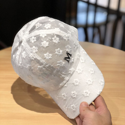 Palarie de dama din dantela doua modele cu perle si un element metalic