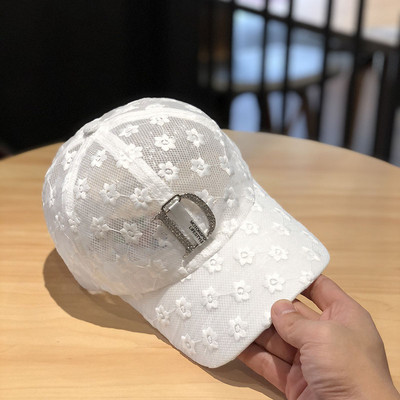 Palarie de dama din dantela doua modele cu perle si un element metalic