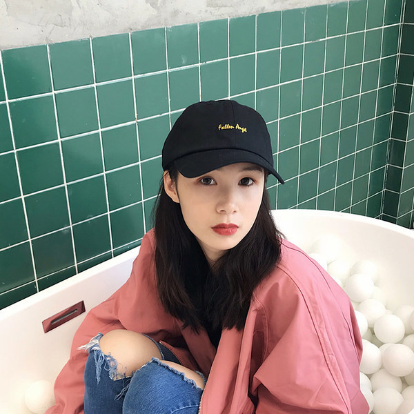 Pălărie de damă cu vizor și inscripție în mai multe culori - potrivită pentru vară