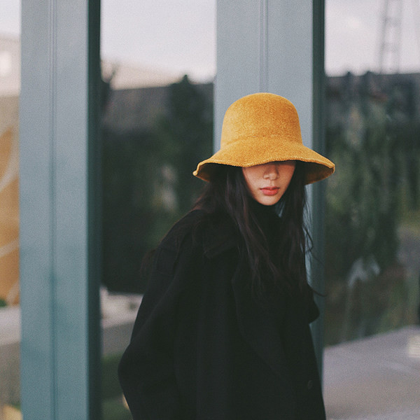 Palarie de dama cu franjuri in stil retro