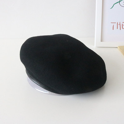 Palarie de dama tip bereta in gri si negru