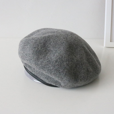 Palarie de dama tip bereta in gri si negru