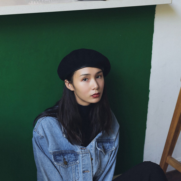 Palarie de dama tip bereta in gri si negru