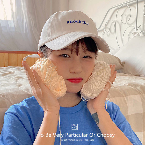 Model nou de palarie de primavara cu vizor si broderie