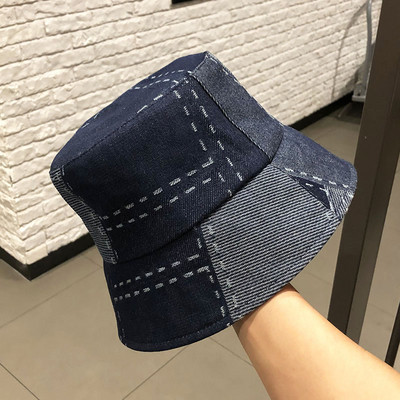 Palarie de pescuit in carouri cu franjuri