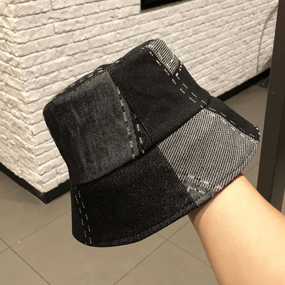 Palarie de pescuit in carouri cu franjuri