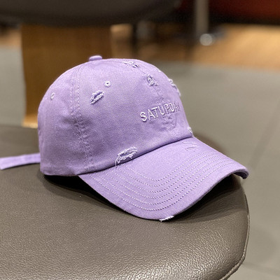 Șapcă de baseball pentru femei cu elemente rupte