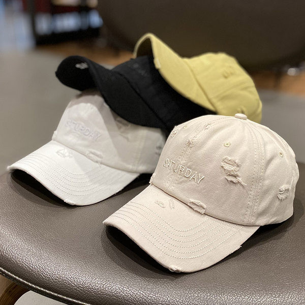 Șapcă de baseball pentru femei cu elemente rupte