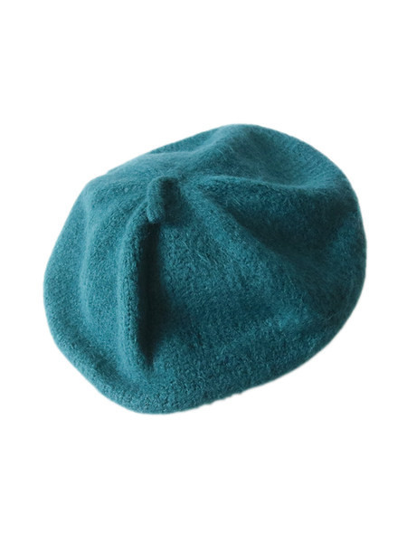 Palarie de dama tip bereta potrivita pentru iarna