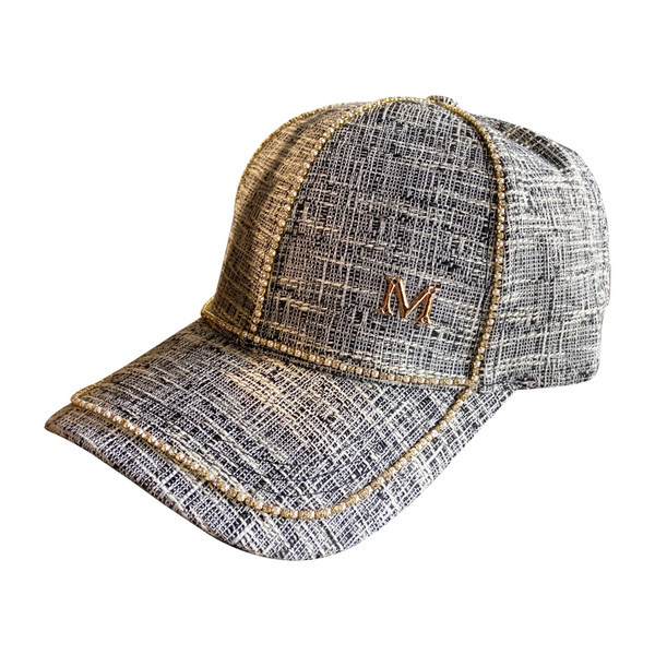 Pălărie modernă de damă decorată cu pietre și mărgele