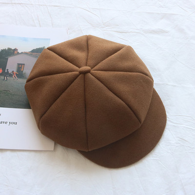 Ženska moderna kapa tipa beretka u različitim bojama