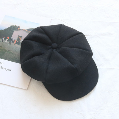 Ženska moderna kapa tipa beretka u različitim bojama