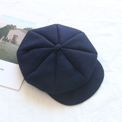 Ženska moderna kapa tipa beretka u različitim bojama