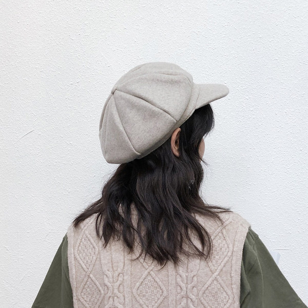 Ženska moderna kapa tipa beretka u različitim bojama