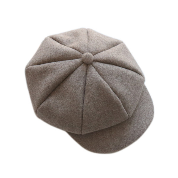 Ženska moderna kapa tipa beretka u različitim bojama