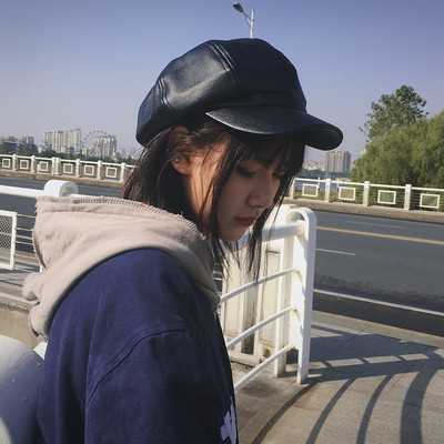 Palarie de dama din piele model nou cu vizor de culoare neagra