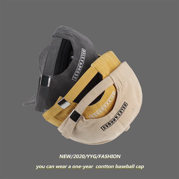 Șapcă de baseball de damă cu literă brodată