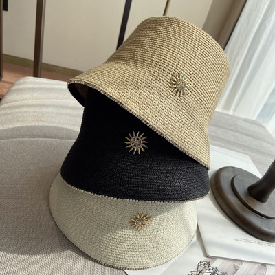Γυναικείο αντηλιακό καπέλο με περιφέρια και μεταλλική διακόσμηση