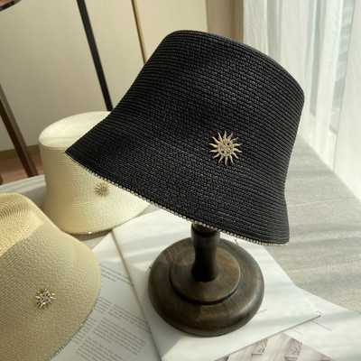 Palarie de protectie solara dama cu franjuri si decor metalic