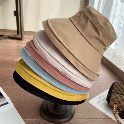 Jednobojni ženski šešir s tekstilnim obodom