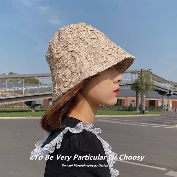 Ženska ribička kapa sa sjajnim efektom