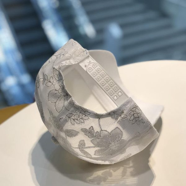 Palarie de dama moderna cu pietre si vizor in mai multe culori