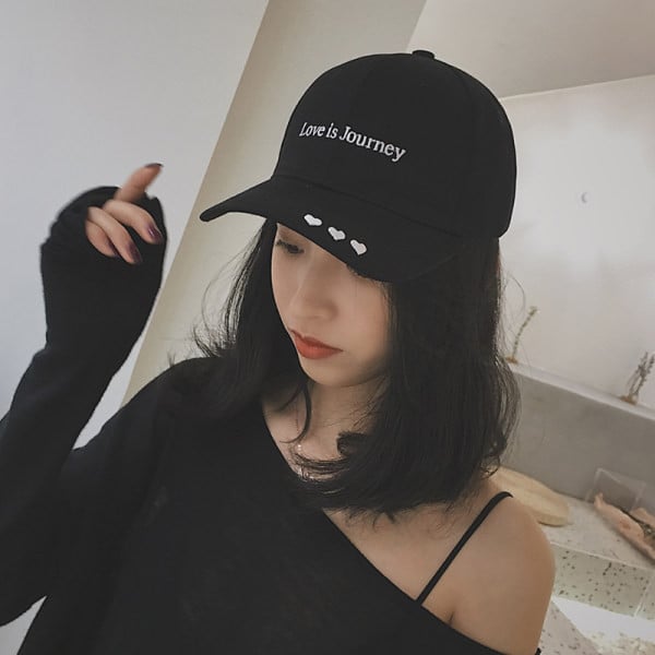 Palarie de dama model nou cu vizor si inscriptionare